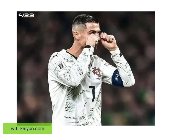 C罗精彩任意球引发裁判争议，球迷对判罚分歧明显