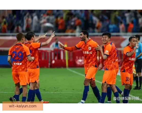 中超荣誉榜再添新篇，球队争夺战愈演愈烈，表现值得关注。